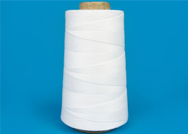 Hilo de coser de alta resistencia hecho girar el 100% 10s ~ 20s Eco blanco crudo de Polyetser amistoso